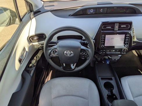 Used 2022 Toyota Prius LE FWD image 14