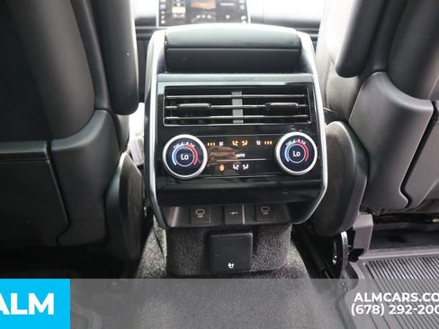 Used 2025 Land Rover Range Rover Long Wheelbase SE image 29