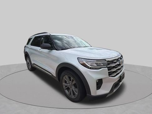 Used 2025 Ford Explorer Active w/ Active Comfort Package AWD/4WD image 7