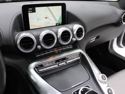 Used 2019 Mercedes-Benz AMG GT Roadster image 27