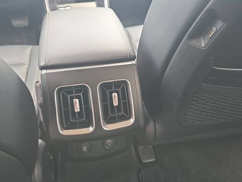 Used 2022 Kia Sorento S FWD image 11