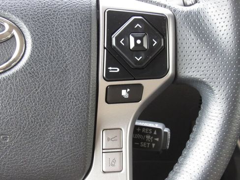 Certified 2022 Toyota 4Runner Limited AWD/4WD image 26
