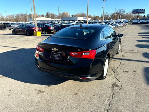 Used 2017 Chevrolet Malibu LT image 3