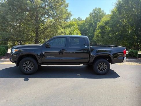 Used 2021 Toyota Tacoma SR5 RWD image 2