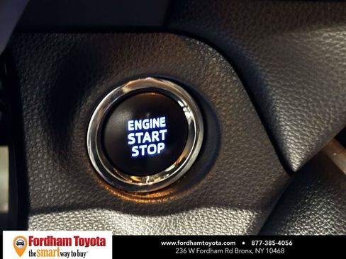 Used 2019 Toyota RAV4 Limited w/ Advanced Technology Package AWD/4WD image 25
