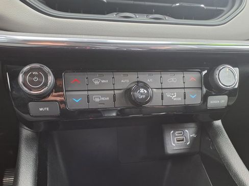 Used 2023 Jeep Compass Limited AWD/4WD image 21