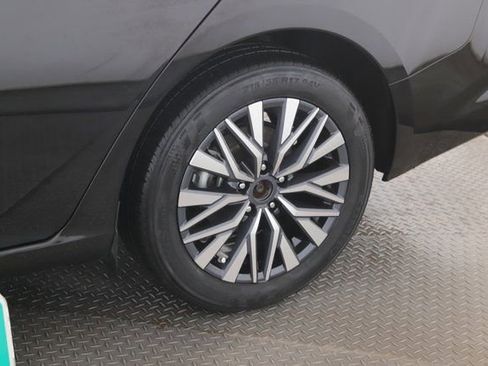 Used 2025 Nissan Altima 2.5 SV image 14