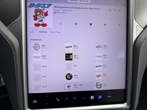 Used 2020 Tesla Model S Performance AWD/4WD image 24