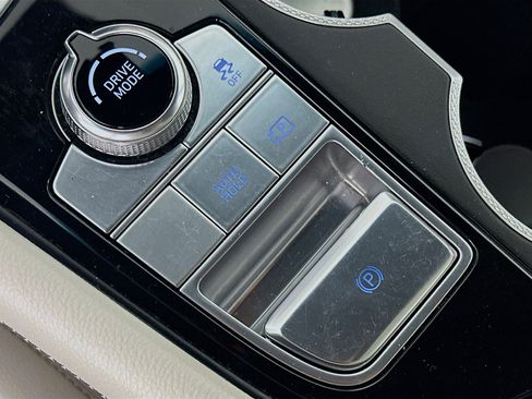 Used 2024 Genesis G70 2.5T image 26