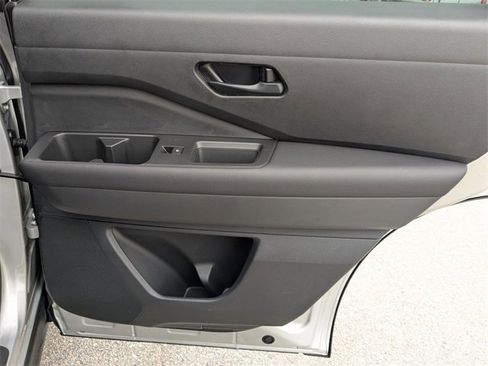 New 2025 Nissan Pathfinder SV w/ SV Premium Package image 36