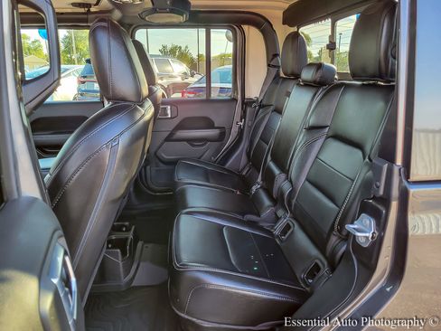 Used 2021 Jeep Gladiator Overland w/ Popular Equipment Package image 12