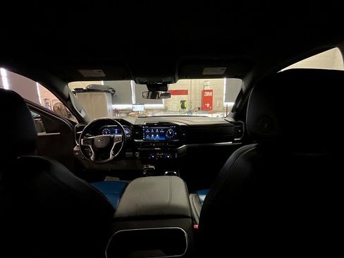 Used 2023 Chevrolet Silverado 1500 RST image 3