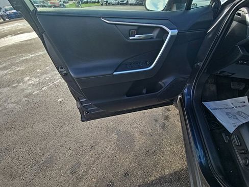 Used 2019 Toyota RAV4 XSE image 11