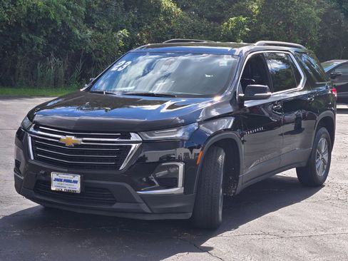 Used 2023 Chevrolet Traverse LT image 4