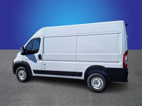 Used 2024 RAM ProMaster 2500 w/ Safety Group image 7