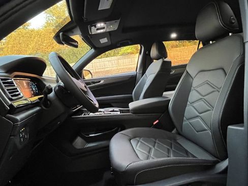 New 2026 Volkswagen Atlas Cross Sport SE image 25