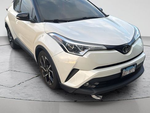 Used 2019 Toyota C-HR Limited FWD image 3