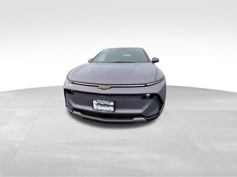 Certified 2025 Chevrolet Equinox EV LT image 3