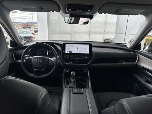 Certified 2024 Toyota Grand Highlander XLE image 24