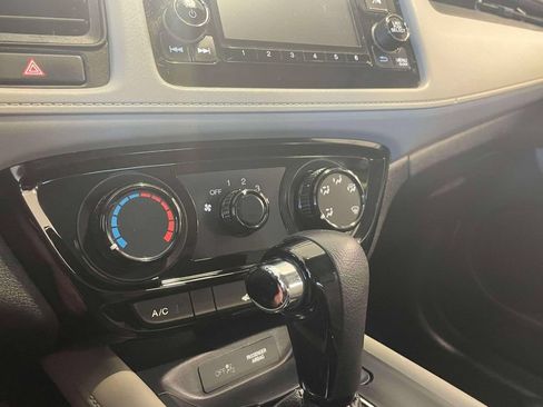 Used 2021 Honda HR-V LX image 26