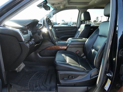 Used 2019 Chevrolet Suburban Premier image 25