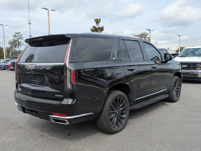 Used 2023 Cadillac Escalade Luxury AWD/4WD image 3