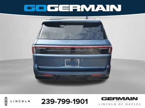New 2027 Lincoln Navigator Premiere RWD image 9