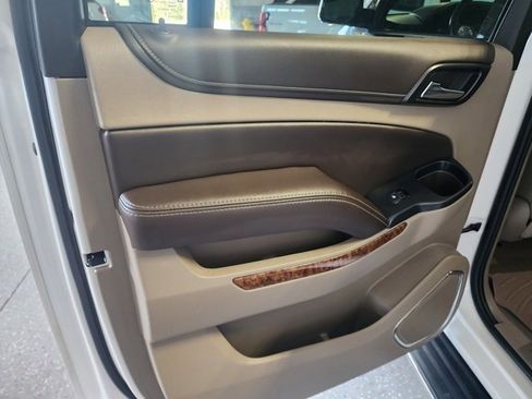 Used 2019 Chevrolet Suburban Premier image 15