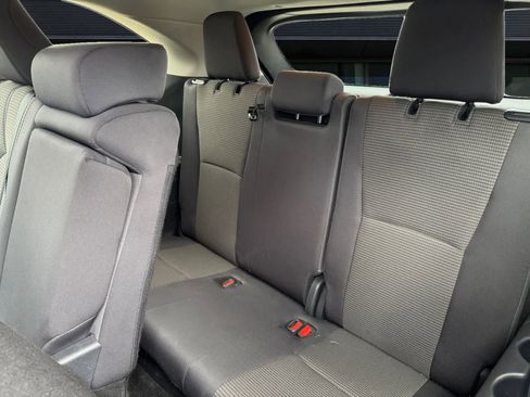 Used 2025 Toyota Highlander LE image 15