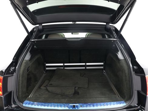 Used 2017 Bentley Bentayga AWD/4WD image 62