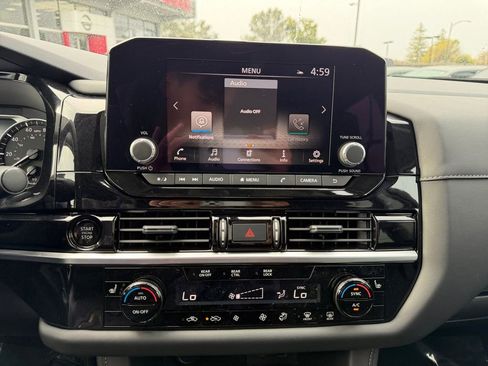 New 2025 Nissan Pathfinder SV image 21