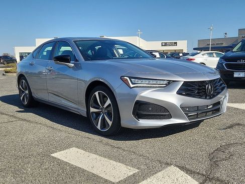 Used 2025 Acura TLX w/ Technology Package image 2