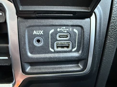 Used 2023 Jeep Gladiator Sport image 23