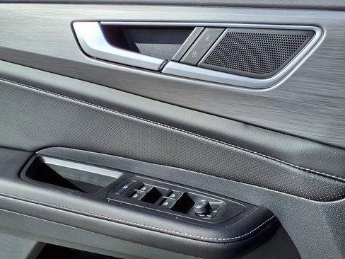 New 2026 Volkswagen Atlas Cross Sport SE image 38