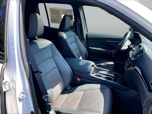 Used 2025 Honda Ridgeline Black Edition image 9