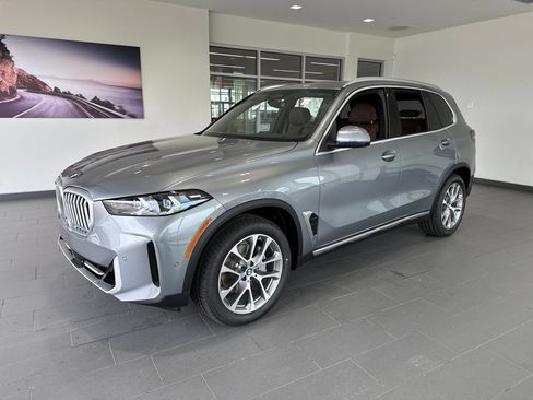 Used 2026 BMW X5 xDrive40i AWD/4WD image 4