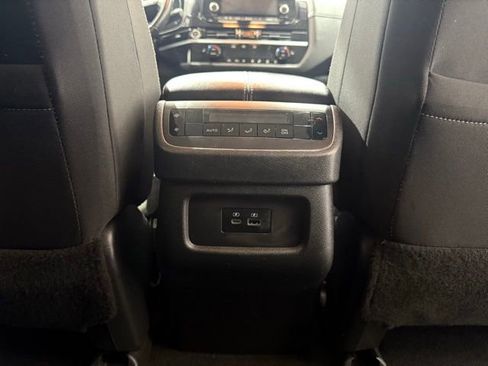 Used 2022 Nissan Pathfinder SV image 28