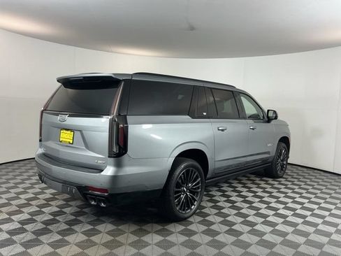 Used 2023 Cadillac Escalade ESV V w/ LPO, Floor Liner Package AWD/4WD image 4