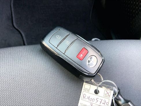 Used 2024 Toyota Tacoma TRD Sport image 14