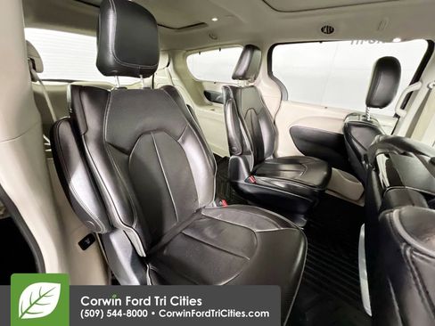 Used 2018 Chrysler Pacifica Limited w/ Advanced Safetytec Group image 17
