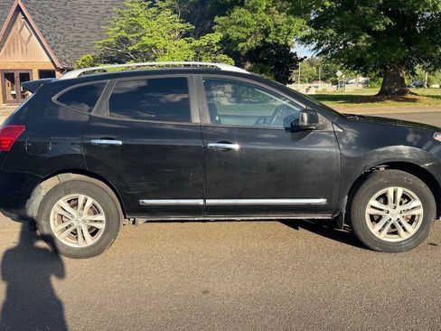 Used 2015 Nissan Rogue S w/ Convenience Package AWD/4WD image 10