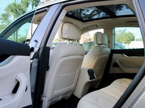 Used 2017 Maserati Levante S image 32