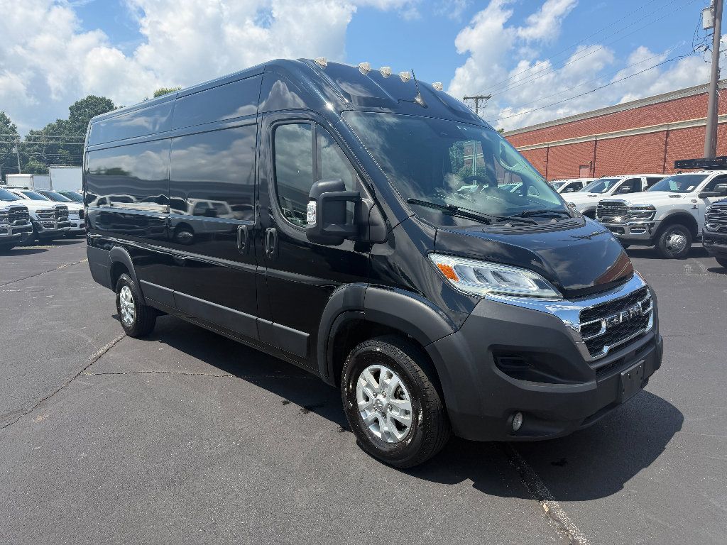 Used 2025 RAM ProMaster 3500 w/ Quick Order Package 22G SLT FWD image 2