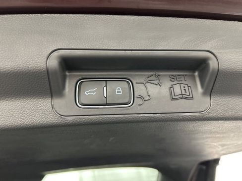 Used 2022 Ford Explorer Limited image 31