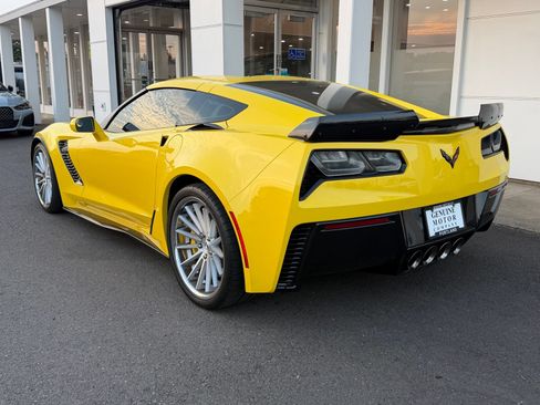 Used 2019 Chevrolet Corvette Z06 RWD image 3