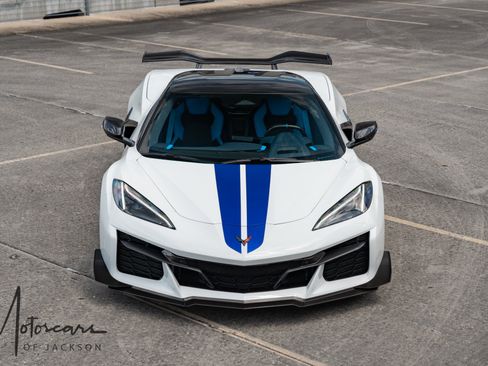 Used 2024 Chevrolet Corvette Z06 RWD image 15