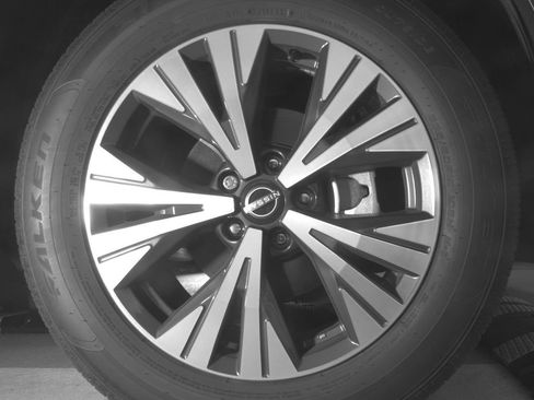Used 2023 Nissan Rogue SV FWD image 13