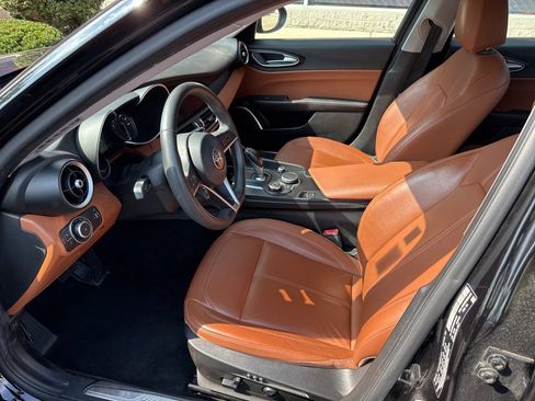 Used 2018 Alfa Romeo Giulia AWD image 22