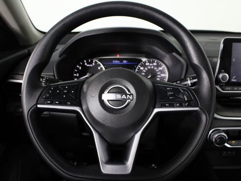 Certified 2025 Nissan Altima 2.5 SV image 9