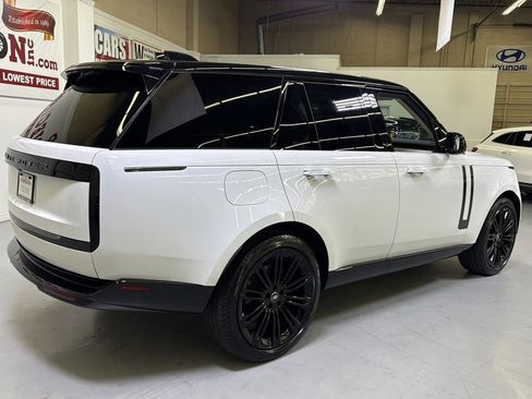 Used 2024 Land Rover Range Rover SE AWD/4WD image 10